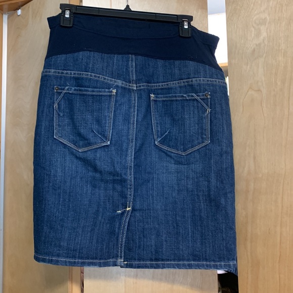 Old navy sz medium maternity jean skirt - Picture 7 of 7